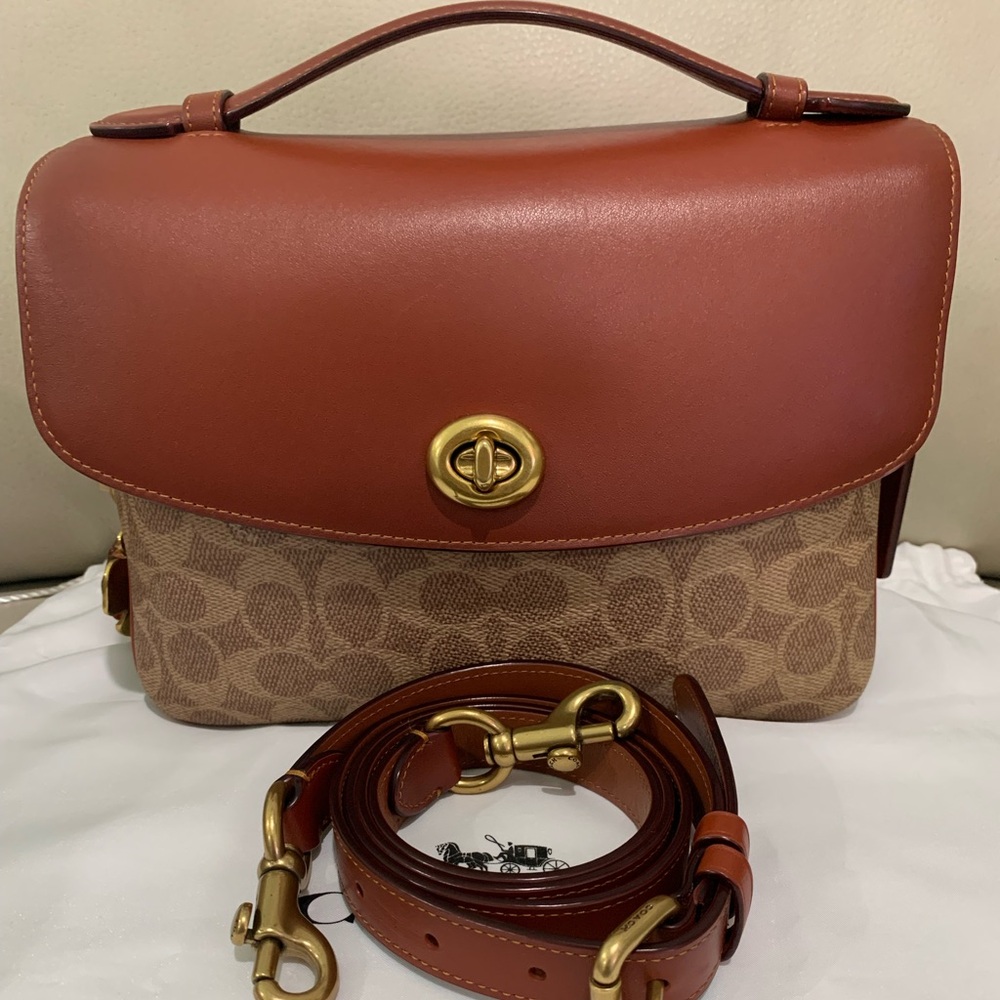 Coach Coated Canvas Signature Cassie Crossbody